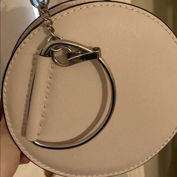 Pink round real leather purse w/ detachable chain - Picture 2 of 3